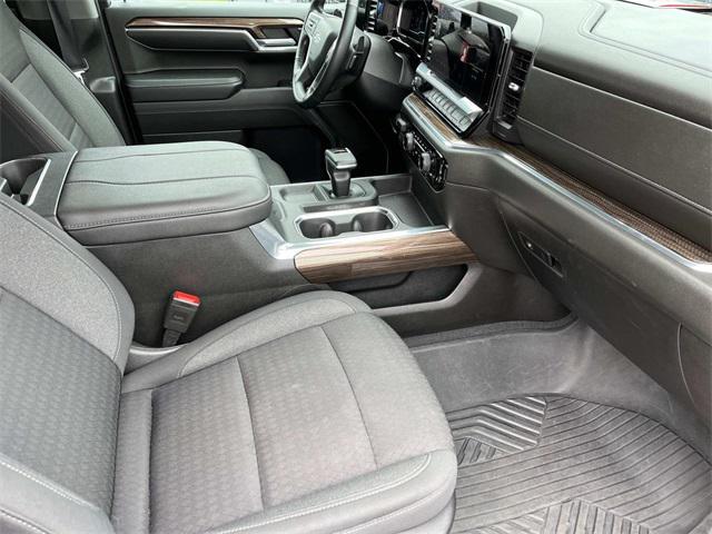 Photo of 2023 Black Chevrolet Silverado 1500