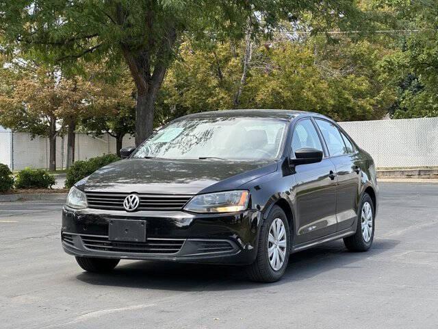 Photo of 2014 Black Uni Volkswagen Jetta