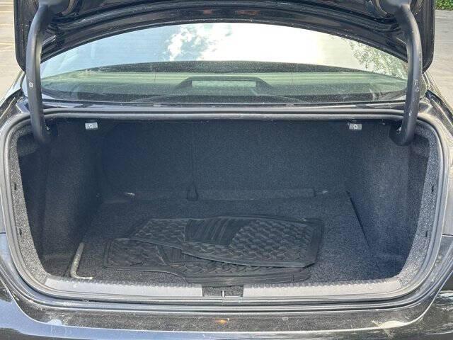 Photo of 2014 Black Uni Volkswagen Jetta