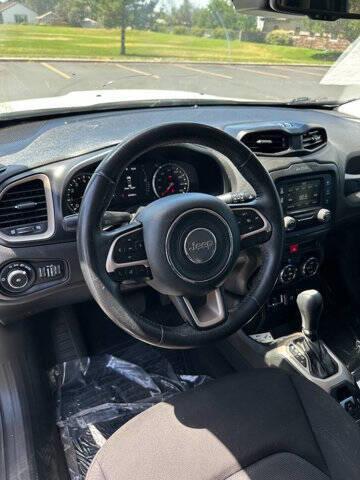 Photo of 2016 Alpine White Jeep Renegade