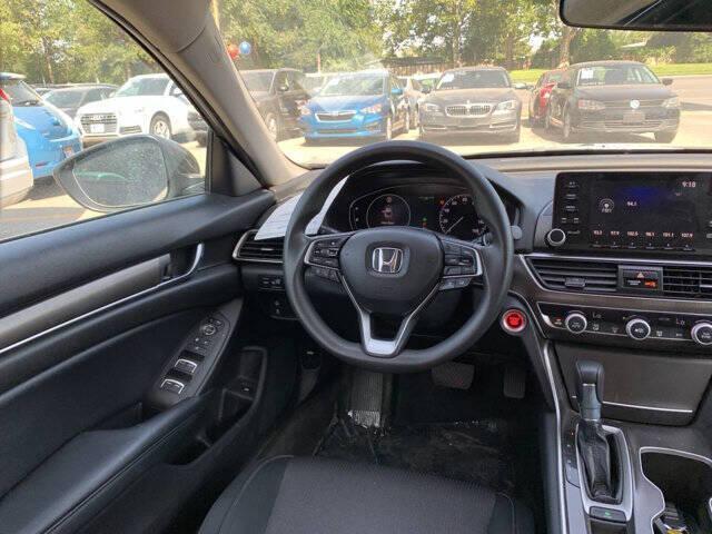 Photo of 2018 Crystal Black Pearl Honda Accord