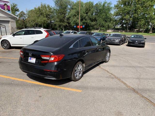 Photo of 2018 Crystal Black Pearl Honda Accord