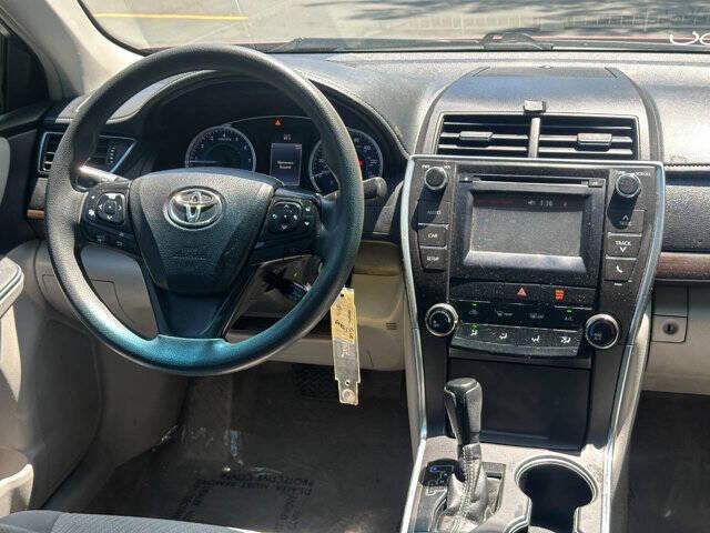 Photo of 2016 Ruby Flare Pearl Toyota Camry