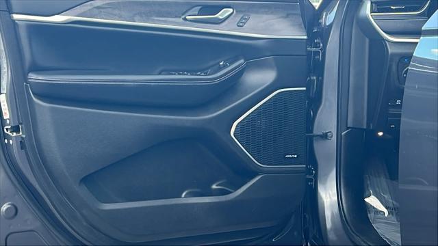 Photo of 2024 Baltic Gray Metallic Clearcoat Jeep Grand Cherokee 4xe