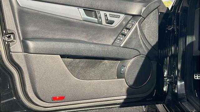 Photo of 2014 BLACK Mercedes-Benz C-Class