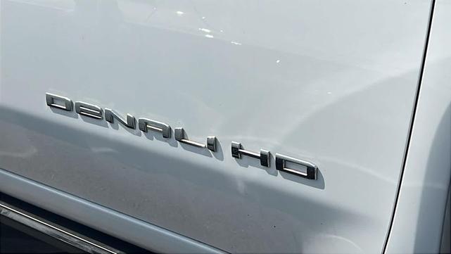 Photo of 2022 Summit White GMC Sierra 2500
