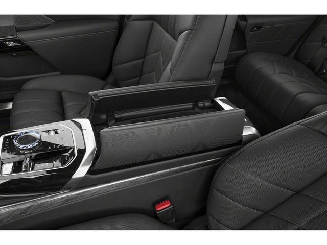 Photo of 2024 Carbon Black Metallic BMW i7