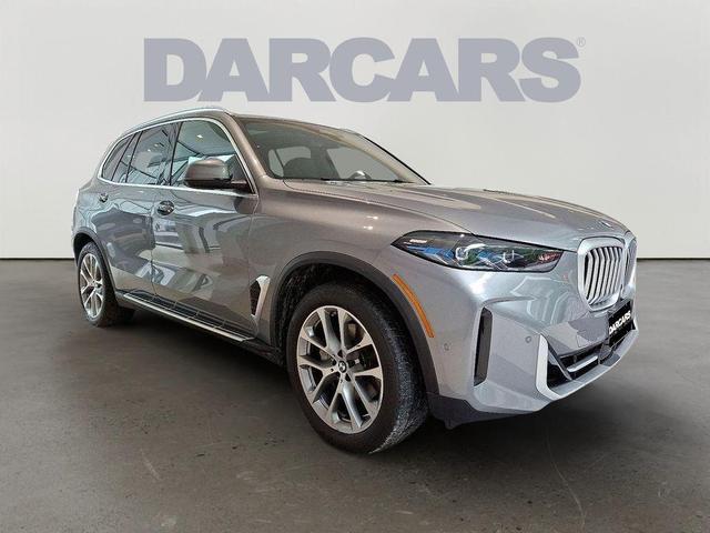 Photo of 2025 Skyscaraper Gra BMW X5
