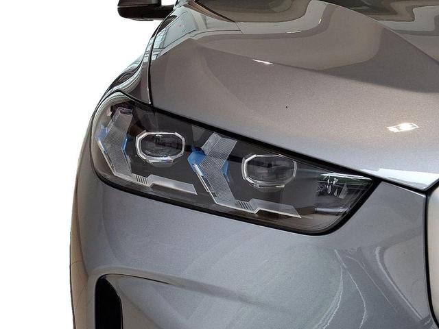 Photo of 2025 Skyscaraper Gra BMW X5