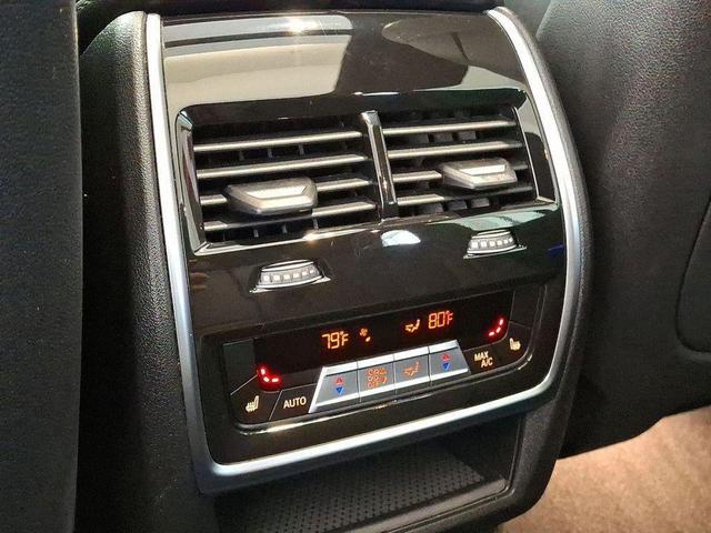 Photo of 2025 Skyscaraper Gra BMW X5