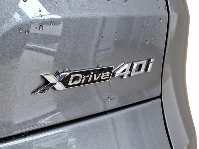 Photo of 2025 Skyscaraper Gra BMW X5