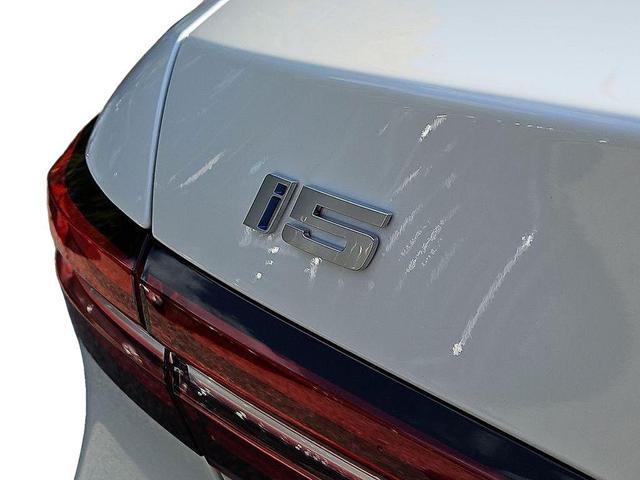 Photo of 2024 Mineral White Metallic BMW i5