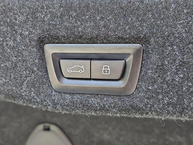 Photo of 2024 Mineral White Metallic BMW i5