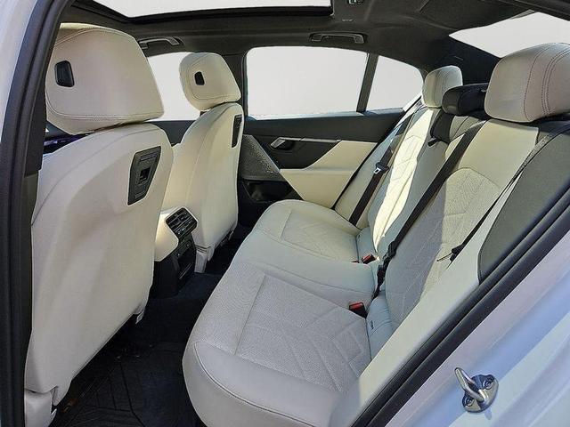 Photo of 2024 Mineral White Metallic BMW i5