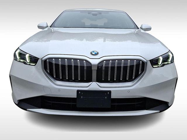Photo of 2025 Mineral BMW 540