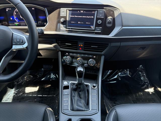 Photo of 2023 Blue Metallic Volkswagen Jetta