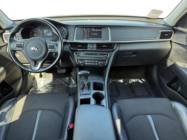Photo of 2018 Platinum Graphite Kia Optima