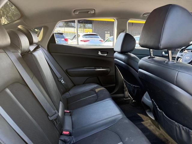 Photo of 2018 Platinum Graphite Kia Optima