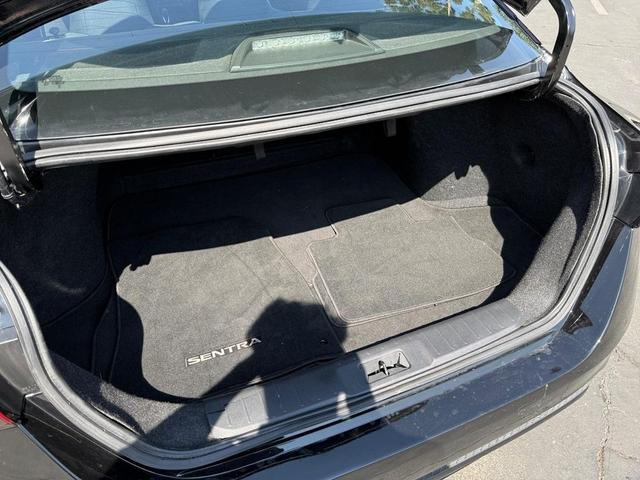 Photo of 2022 Super Black Nissan Sentra