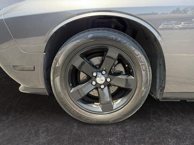 Photo of 2014 Granite Crystal Metallic Clearcoat Dodge Challenger