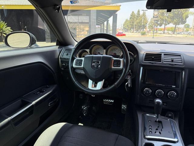 Photo of 2014 Granite Crystal Metallic Clearcoat Dodge Challenger
