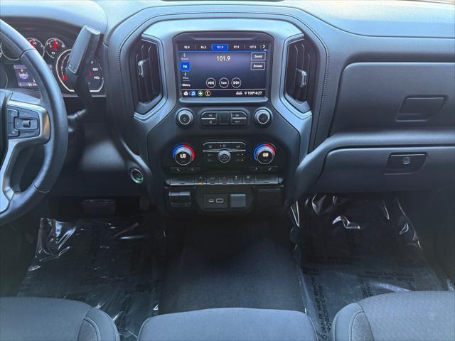 Photo of 2019 Black Chevrolet Silverado 1500