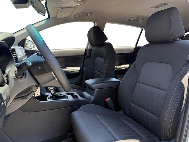 Photo of 2022 Snow White Pearl Kia Sportage