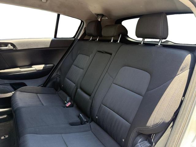 Photo of 2022 Snow White Pearl Kia Sportage