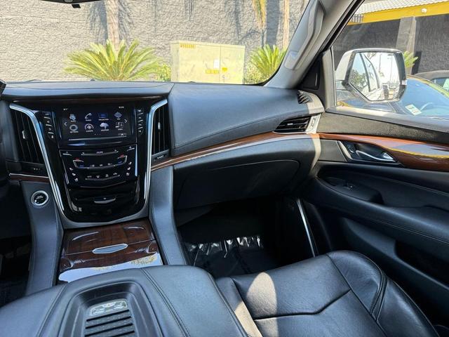 Photo of 2019 Crystal White Tricoat Cadillac Escalade ESV