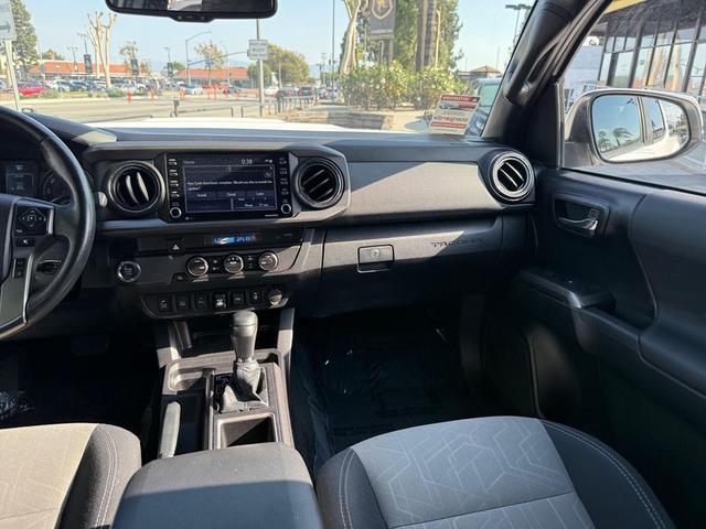 Photo of 2021 Super White Toyota Tacoma