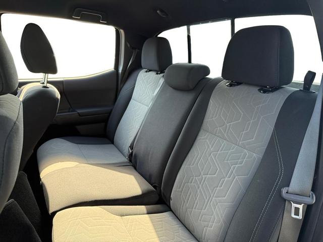 Photo of 2021 Super White Toyota Tacoma