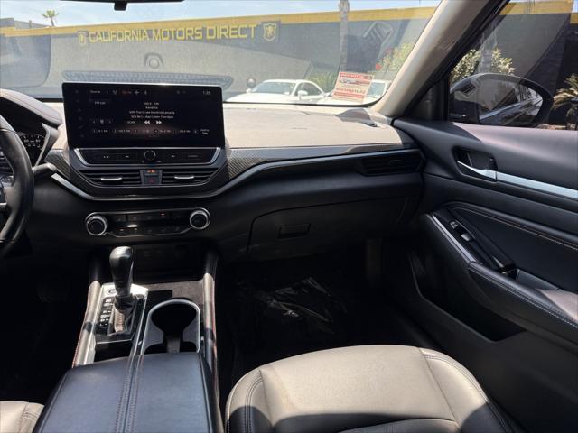 Photo of 2023 Super Black Nissan Altima
