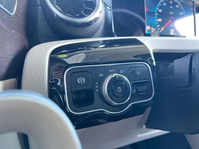Photo of 2019 Polar White Mercedes-Benz A-Class