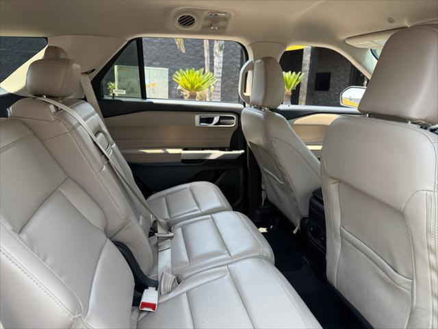 Photo of 2023 AGATE BLACK METALLIC Ford Explorer