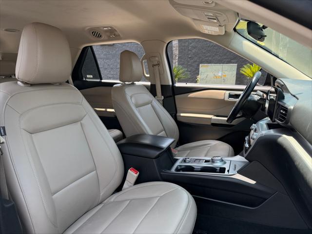 Photo of 2023 AGATE BLACK METALLIC Ford Explorer