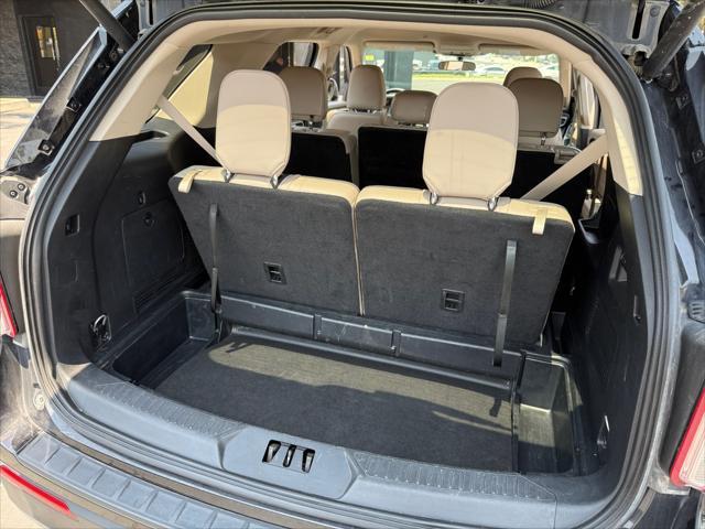 Photo of 2023 AGATE BLACK METALLIC Ford Explorer