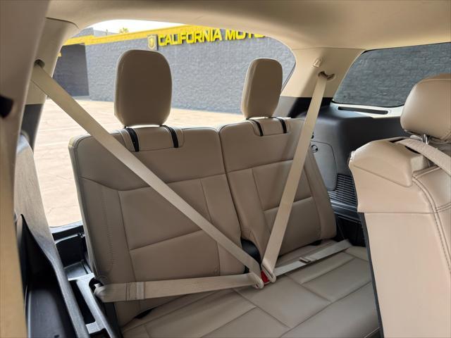 Photo of 2023 AGATE BLACK METALLIC Ford Explorer