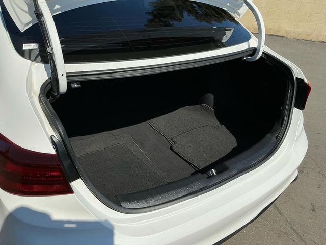 Photo of 2023 Snow White Pearl Kia Forte