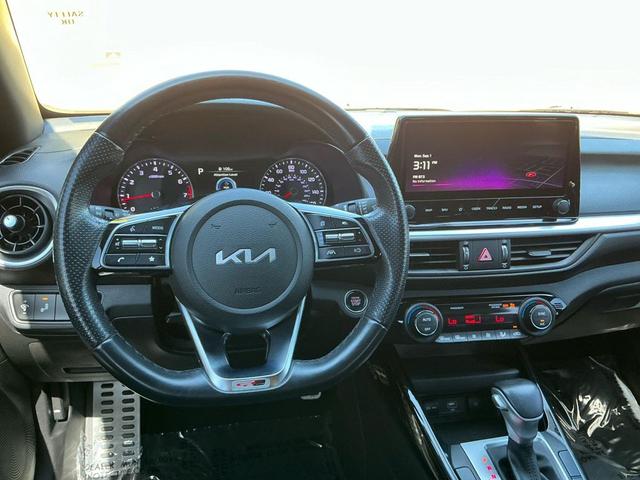 Photo of 2023 Snow White Pearl Kia Forte