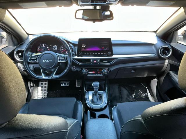 Photo of 2023 Snow White Pearl Kia Forte