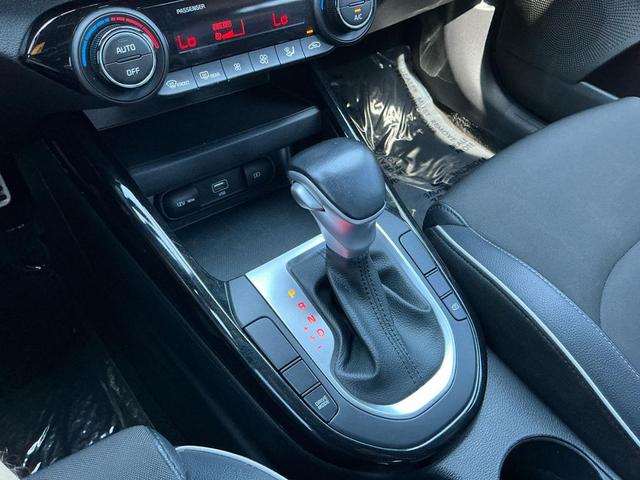 Photo of 2023 Snow White Pearl Kia Forte