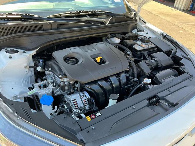 Photo of 2023 Snow White Pearl Kia Forte