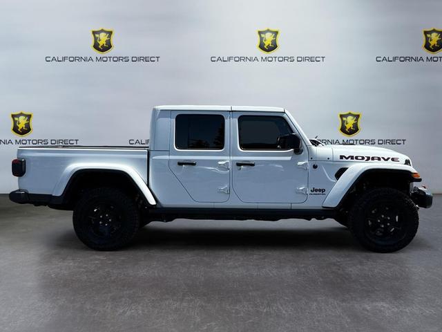 Photo of 2022 Bright White Clearcoat Jeep Gladiator