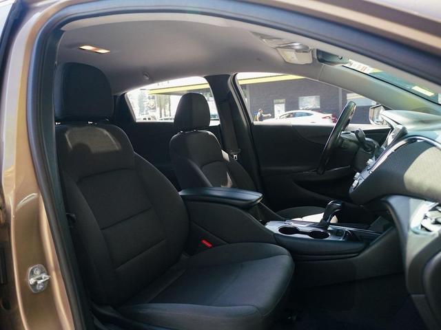 Photo of 2018 Sandy Ridge Metallic Chevrolet Malibu Hybrid