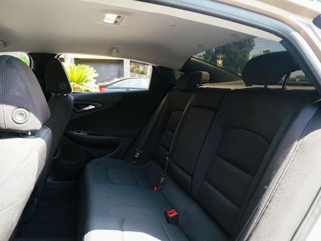 Photo of 2018 Sandy Ridge Metallic Chevrolet Malibu Hybrid