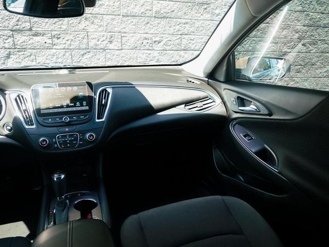 Photo of 2018 Sandy Ridge Metallic Chevrolet Malibu Hybrid
