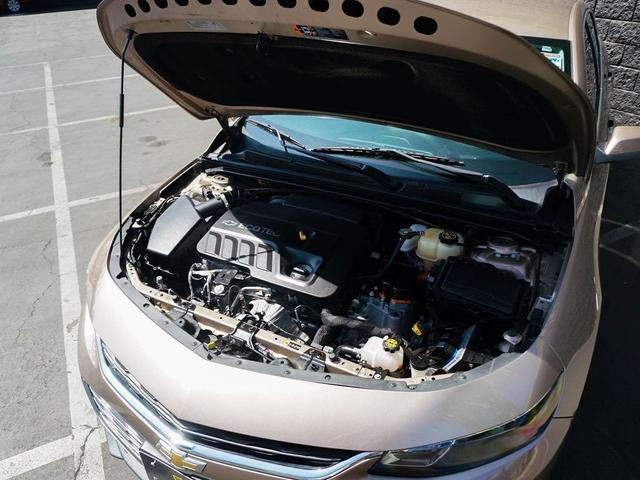 Photo of 2018 Sandy Ridge Metallic Chevrolet Malibu Hybrid