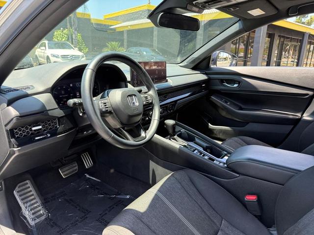 Photo of 2024 Silver Metallic Honda Accord Hybrid