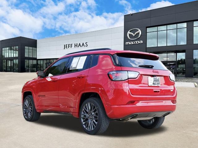 Photo of 2023 Redline Pearlcoat Jeep Compass