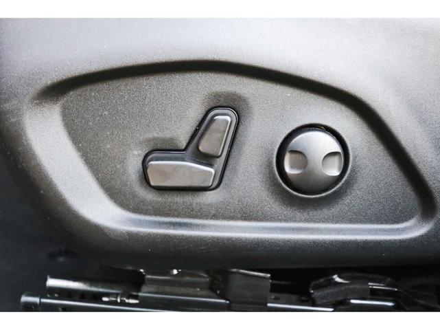 Photo of 2023 Redline Pearlcoat Jeep Compass